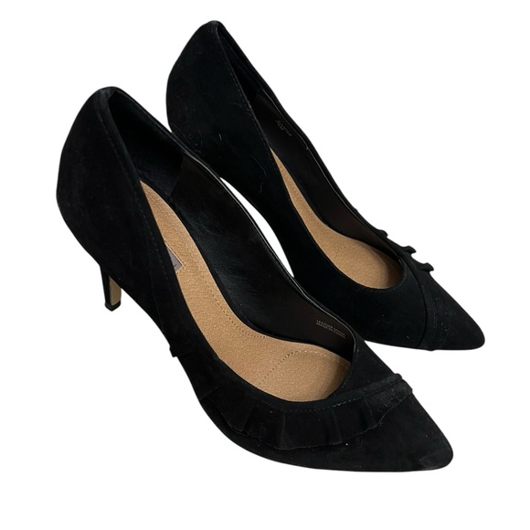 TAHARI  black leather suede high heels with a ruffled side detail pointed toe - Picture 13 of 13